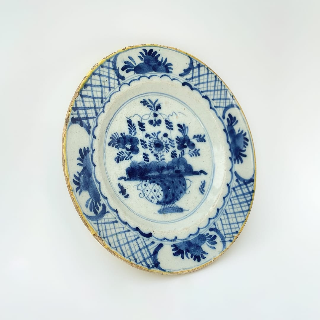 A Dutch Delft Plate, late 18th century - Image 2