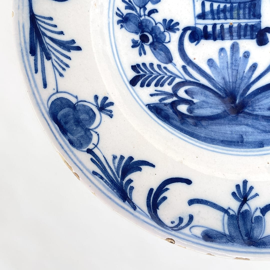 A Dutch Delft Plate, late 18th century - Image 3