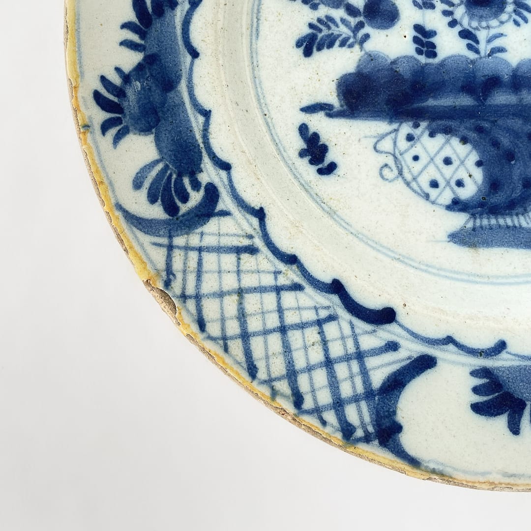 A Dutch Delft Plate, late 18th century - Image 3