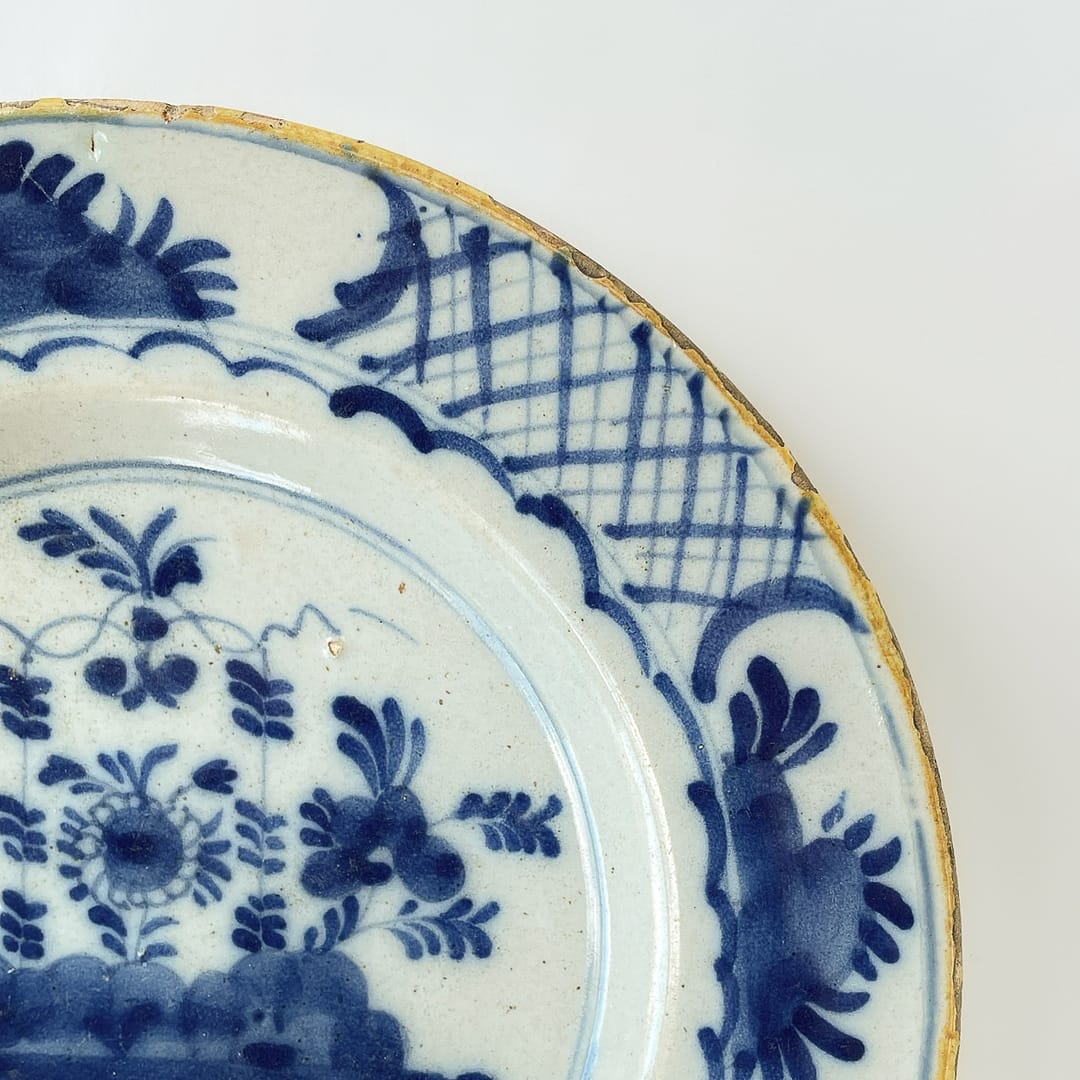 A Dutch Delft Plate, late 18th century - Image 4