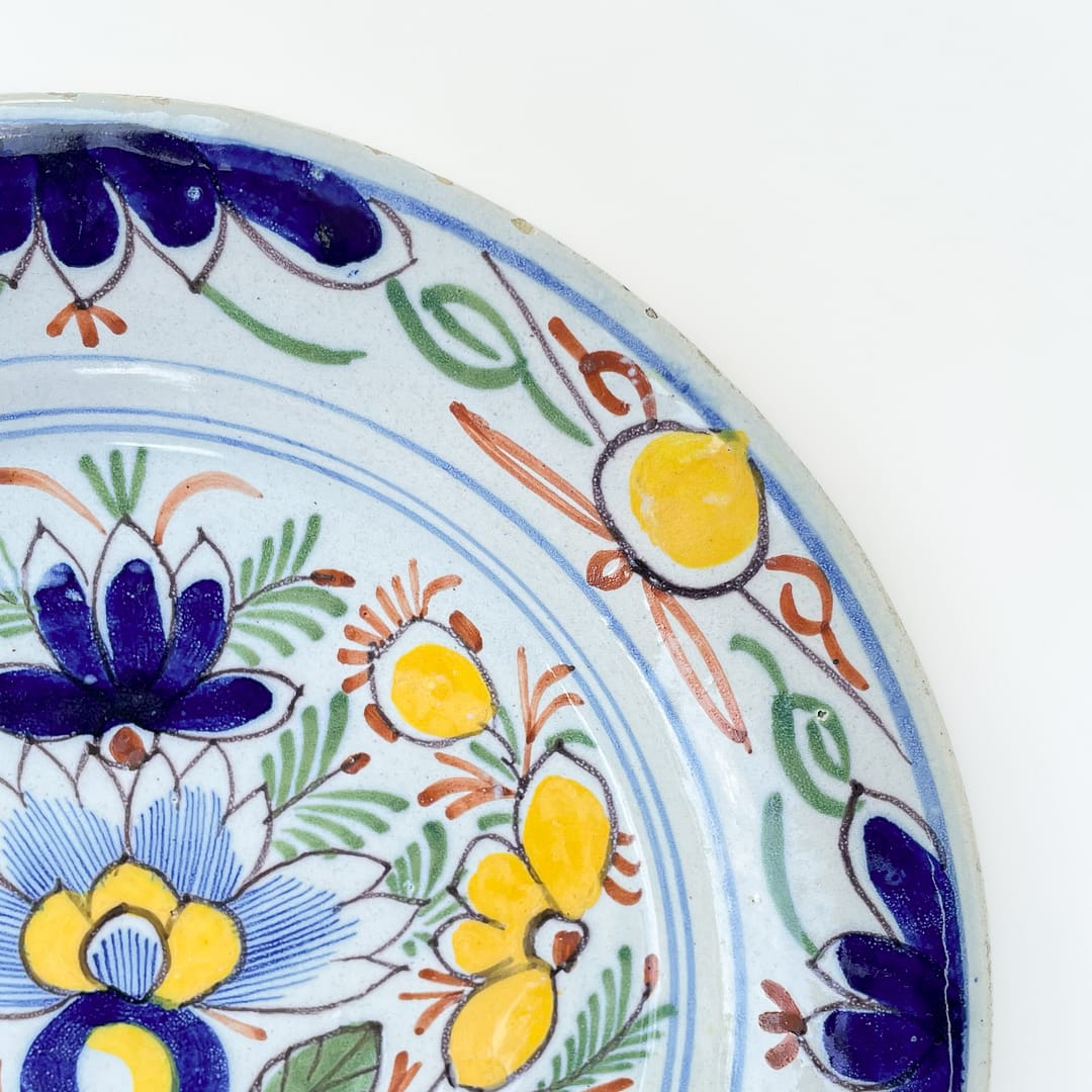 A Dutch Delft Plate, late 18th century - Image 4